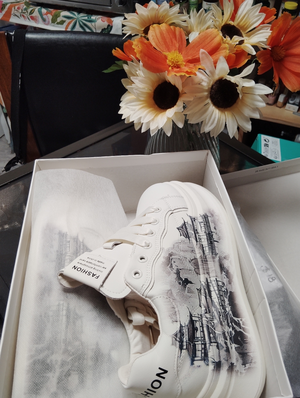 *" WHITE PLATFORM SNEAKERS WITH GRAY GRAPHIC DETAIL**"💲💲💲💲💲💲💲 - Picture 10 of 10
